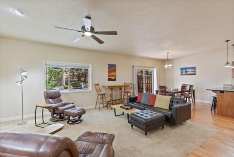 Tiny photo for 61542 Aaron Way, Bend, OR 97702 (MLS # 220212032)