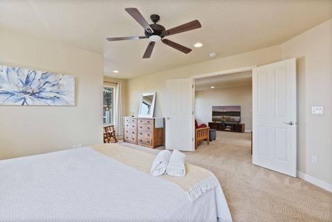 Tiny photo for 61542 Aaron Way, Bend, OR 97702 (MLS # 220212032)