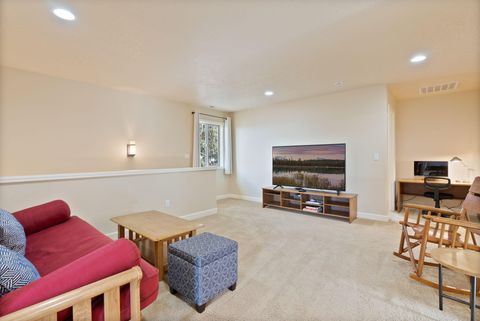 Tiny photo for 61542 Aaron Way, Bend, OR 97702 (MLS # 220212032)