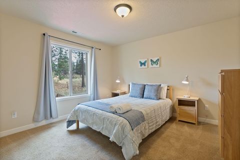 Tiny photo for 61542 Aaron Way, Bend, OR 97702 (MLS # 220212032)