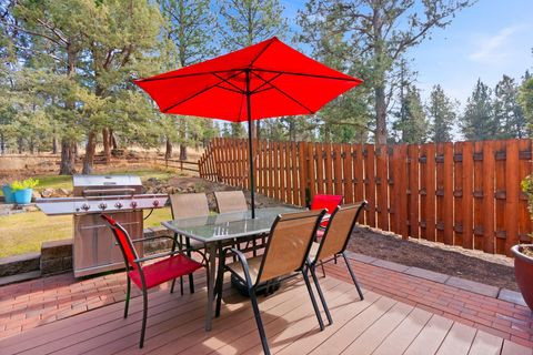 Tiny photo for 61542 Aaron Way, Bend, OR 97702 (MLS # 220212032)
