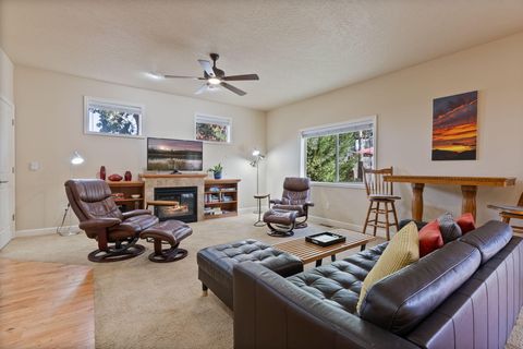 Tiny photo for 61542 Aaron Way, Bend, OR 97702 (MLS # 220212032)
