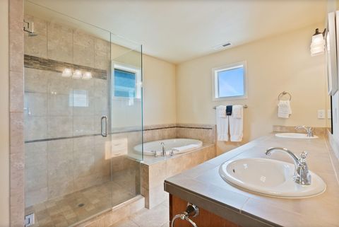 Tiny photo for 61542 Aaron Way, Bend, OR 97702 (MLS # 220212032)