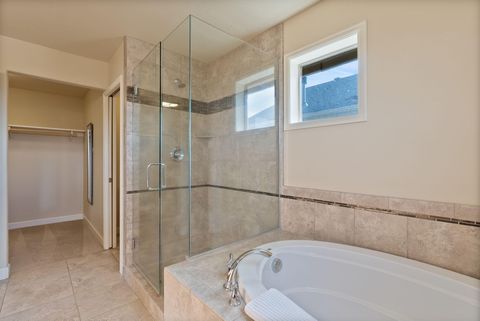 Tiny photo for 61542 Aaron Way, Bend, OR 97702 (MLS # 220212032)