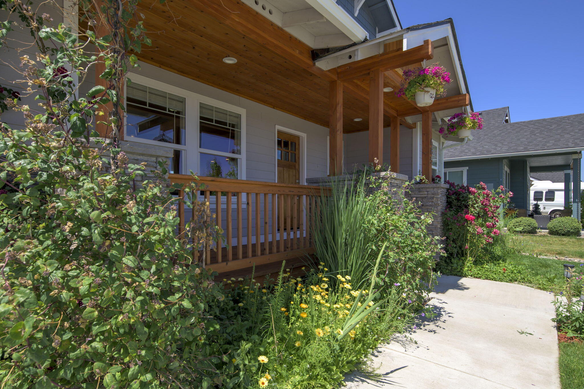 685 NW Rimrock Drive