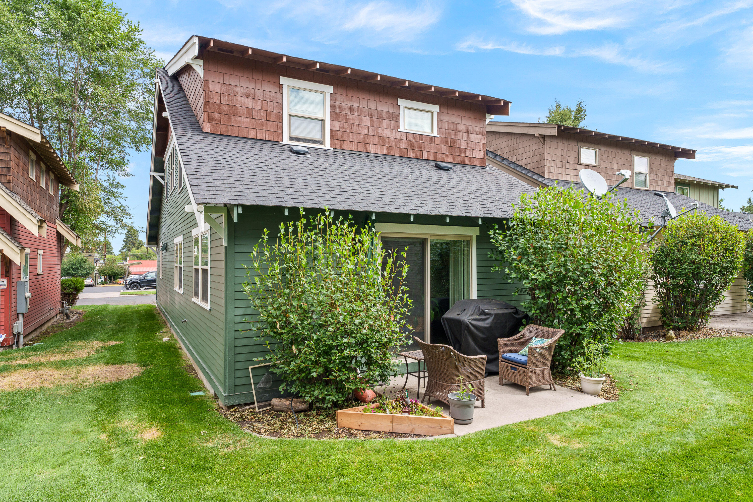 429 NE Irving Avenue