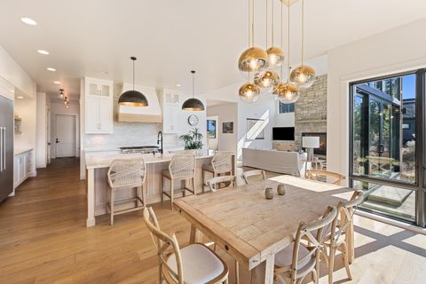 Tiny photo for 19136 Cartwright Court, Bend, OR 97702 (MLS # 220216878)