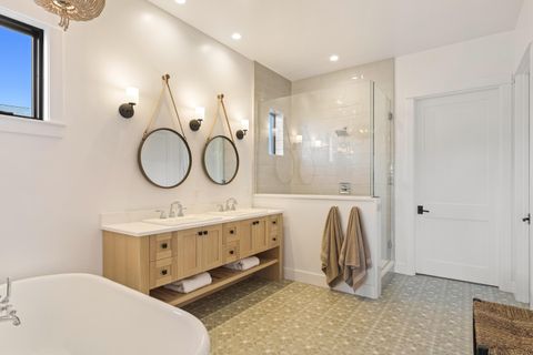 Tiny photo for 19136 Cartwright Court, Bend, OR 97702 (MLS # 220216878)