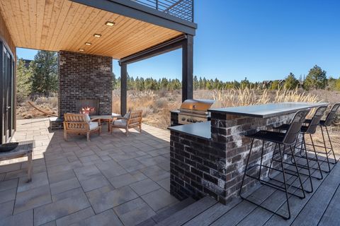 Tiny photo for 19136 Cartwright Court, Bend, OR 97702 (MLS # 220216878)