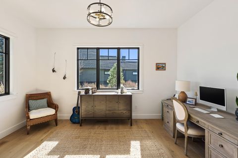 Tiny photo for 19136 Cartwright Court, Bend, OR 97702 (MLS # 220216878)