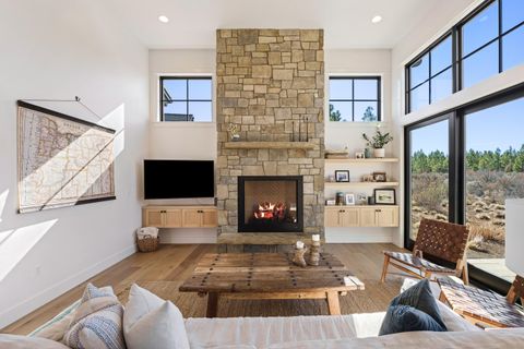 Tiny photo for 19136 Cartwright Court, Bend, OR 97702 (MLS # 220216878)