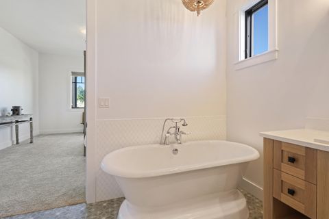 Tiny photo for 19136 Cartwright Court, Bend, OR 97702 (MLS # 220216878)