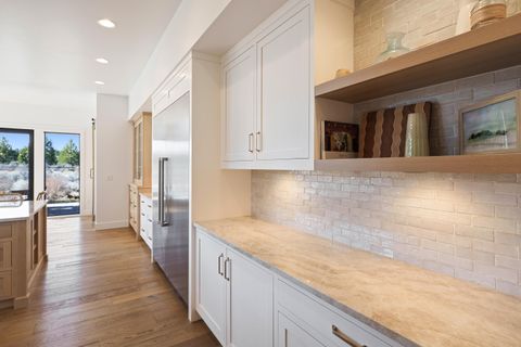 Tiny photo for 19136 Cartwright Court, Bend, OR 97702 (MLS # 220216878)