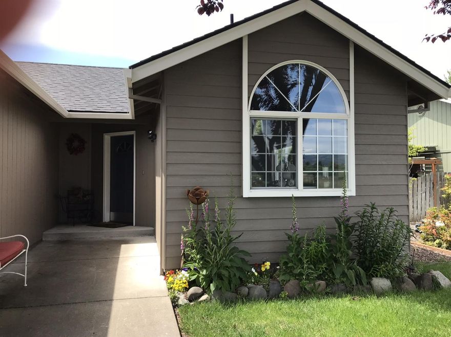 Well maintained 3 BD / 2 BA, light and bright interior with a lot of windows, and sky lights. Walking distance to Stewart Meadows Golf Course, new Providence Urgent Care Center and extensive park grounds. Mountain View's of the Cascade Mountain Range out the front windows, and private back yard with patio and beautiful landscaping including an automatic sprinkler system. Enough RV parking on side for additional RV, Boat, or trailer. Enjoy walking, biking, and close proximity to south end shopping.