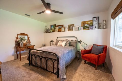 Tiny photo for 1168 NE Bonney Doon Lane, Grants Pass, OR 97526 (MLS # 220220208)