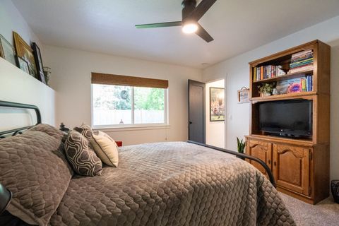 Tiny photo for 1168 NE Bonney Doon Lane, Grants Pass, OR 97526 (MLS # 220220208)