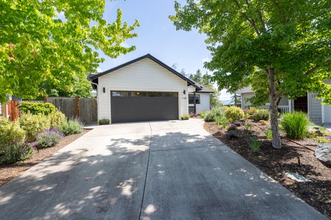 Tiny photo for 1168 NE Bonney Doon Lane, Grants Pass, OR 97526 (MLS # 220220208)