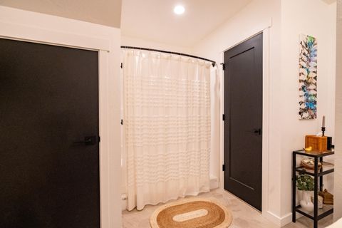 Tiny photo for 1168 NE Bonney Doon Lane, Grants Pass, OR 97526 (MLS # 220220208)