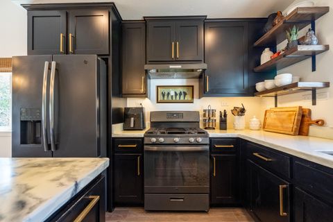 Tiny photo for 1168 NE Bonney Doon Lane, Grants Pass, OR 97526 (MLS # 220220208)