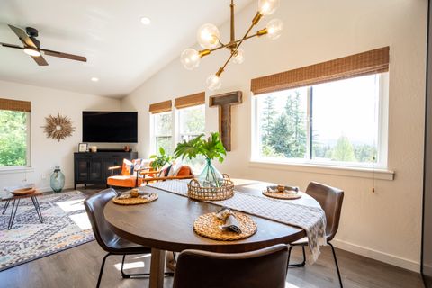 Tiny photo for 1168 NE Bonney Doon Lane, Grants Pass, OR 97526 (MLS # 220220208)