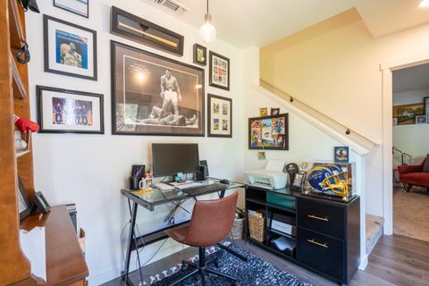 Tiny photo for 1168 NE Bonney Doon Lane, Grants Pass, OR 97526 (MLS # 220220208)