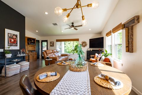 Tiny photo for 1168 NE Bonney Doon Lane, Grants Pass, OR 97526 (MLS # 220220208)