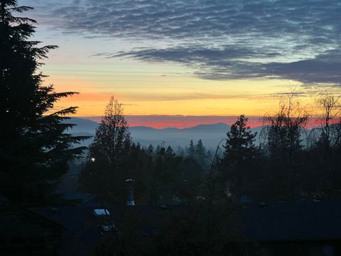 Tiny photo for 1168 NE Bonney Doon Lane, Grants Pass, OR 97526 (MLS # 220220208)