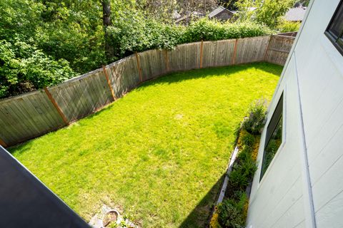 Tiny photo for 1168 NE Bonney Doon Lane, Grants Pass, OR 97526 (MLS # 220220208)