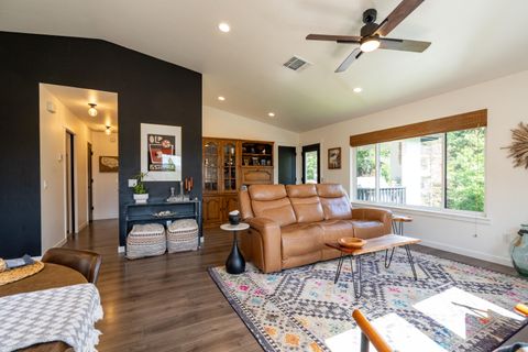 Tiny photo for 1168 NE Bonney Doon Lane, Grants Pass, OR 97526 (MLS # 220220208)