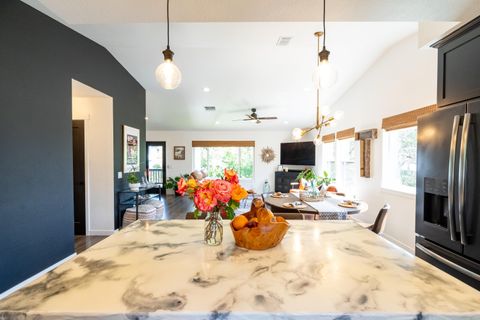 Tiny photo for 1168 NE Bonney Doon Lane, Grants Pass, OR 97526 (MLS # 220220208)
