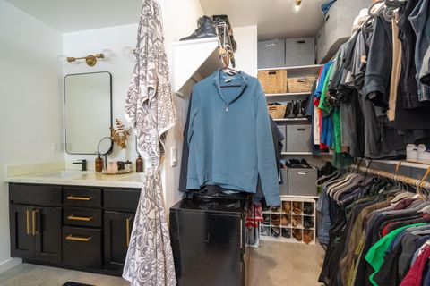 Tiny photo for 1168 NE Bonney Doon Lane, Grants Pass, OR 97526 (MLS # 220220208)