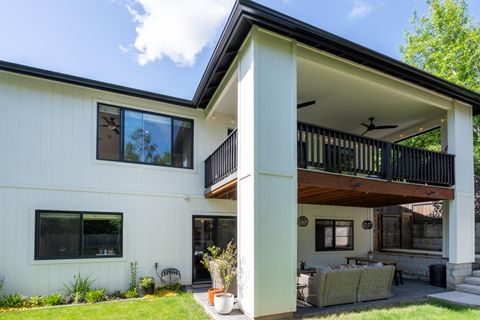 Tiny photo for 1168 NE Bonney Doon Lane, Grants Pass, OR 97526 (MLS # 220220208)