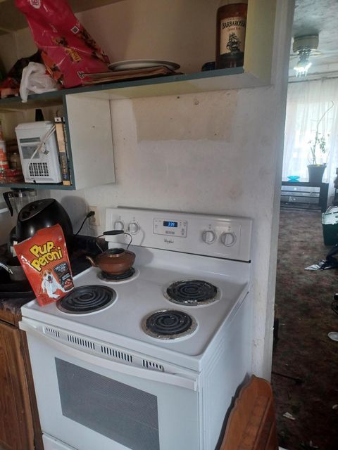 Tiny photo for 632 Roseway Drive, Klamath Falls, OR 97601 (MLS # 220215141)