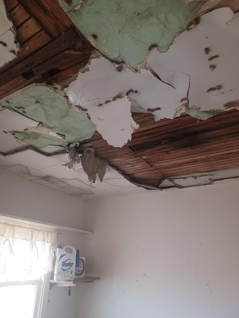 Tiny photo for 632 Roseway Drive, Klamath Falls, OR 97601 (MLS # 220215141)