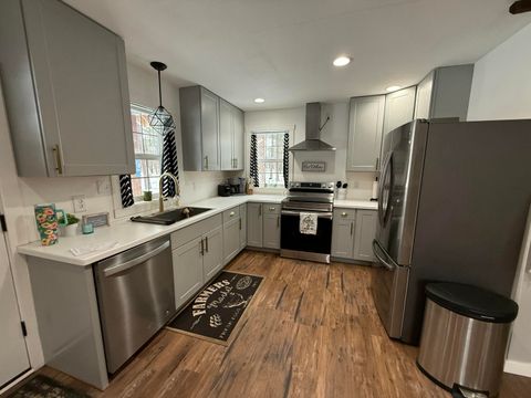 Tiny photo for 35956 Kenyon Trail, Bly, OR 97622 (MLS # 220215837)