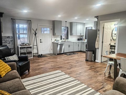 Tiny photo for 35956 Kenyon Trail, Bly, OR 97622 (MLS # 220215837)