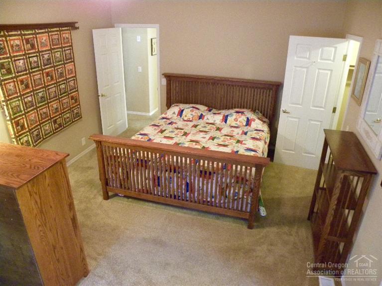 Pines At Sisters - Residential