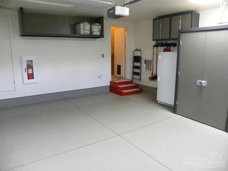 Pines At Sisters - Residential