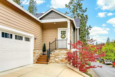 Tiny photo for 915 Hangman Way, Jacksonville, OR 97530 (MLS # 220219715)