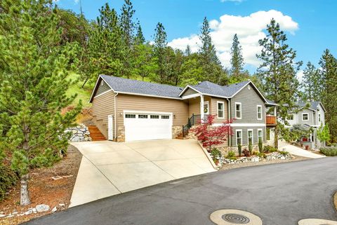 Tiny photo for 915 Hangman Way, Jacksonville, OR 97530 (MLS # 220219715)