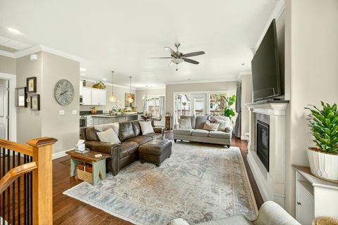 Tiny photo for 915 Hangman Way, Jacksonville, OR 97530 (MLS # 220219715)