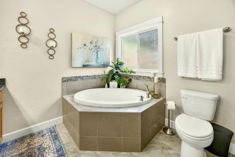 Tiny photo for 915 Hangman Way, Jacksonville, OR 97530 (MLS # 220219715)