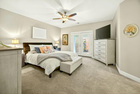 Tiny photo for 915 Hangman Way, Jacksonville, OR 97530 (MLS # 220219715)