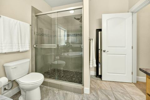 Tiny photo for 915 Hangman Way, Jacksonville, OR 97530 (MLS # 220219715)