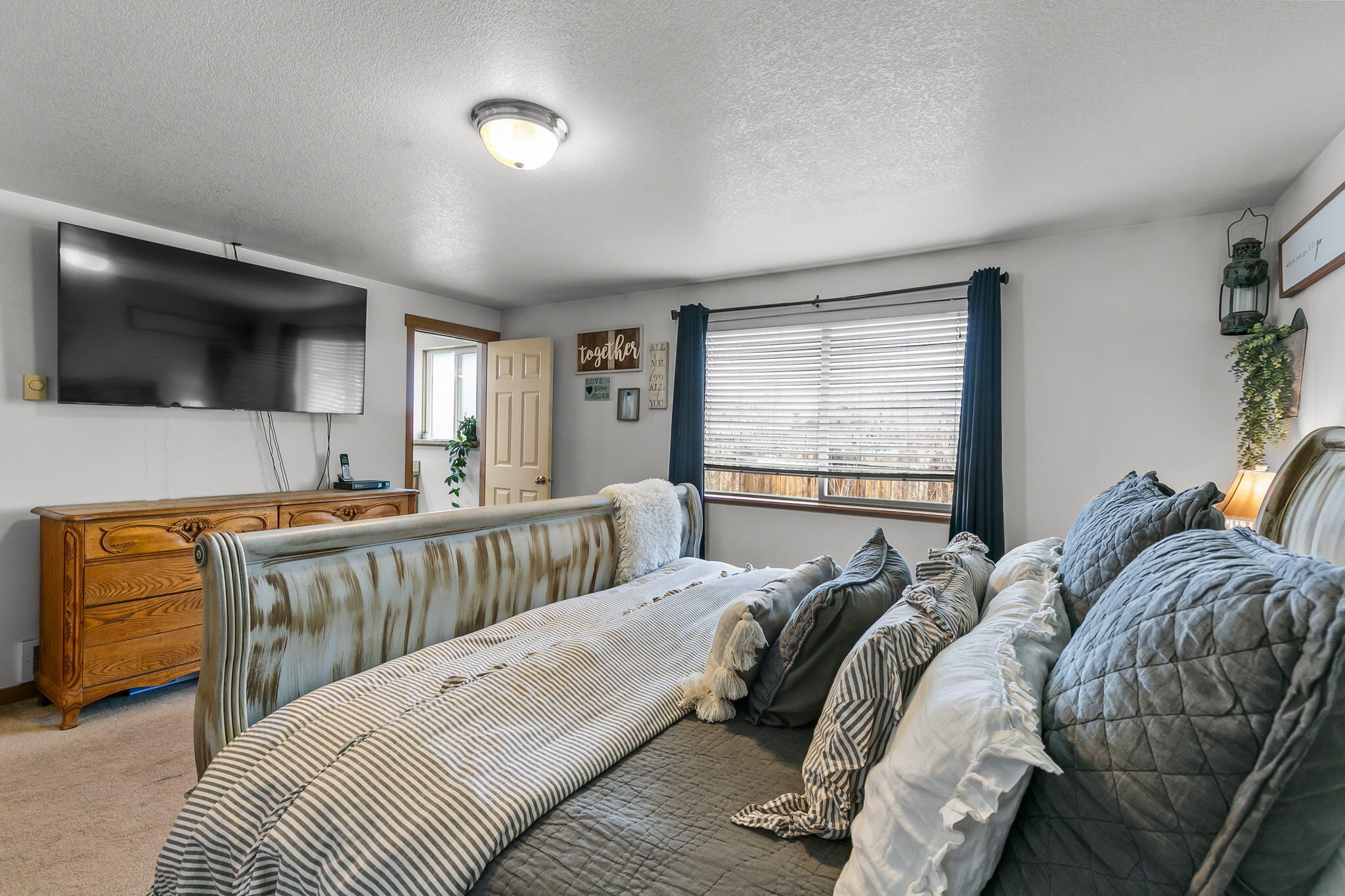 East Valley View Est - Residential