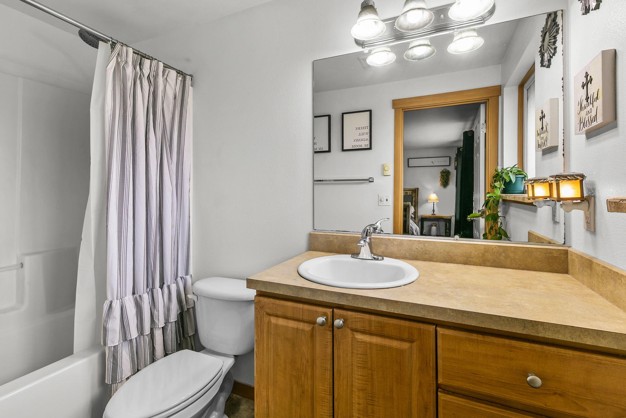 East Valley View Est - Residential