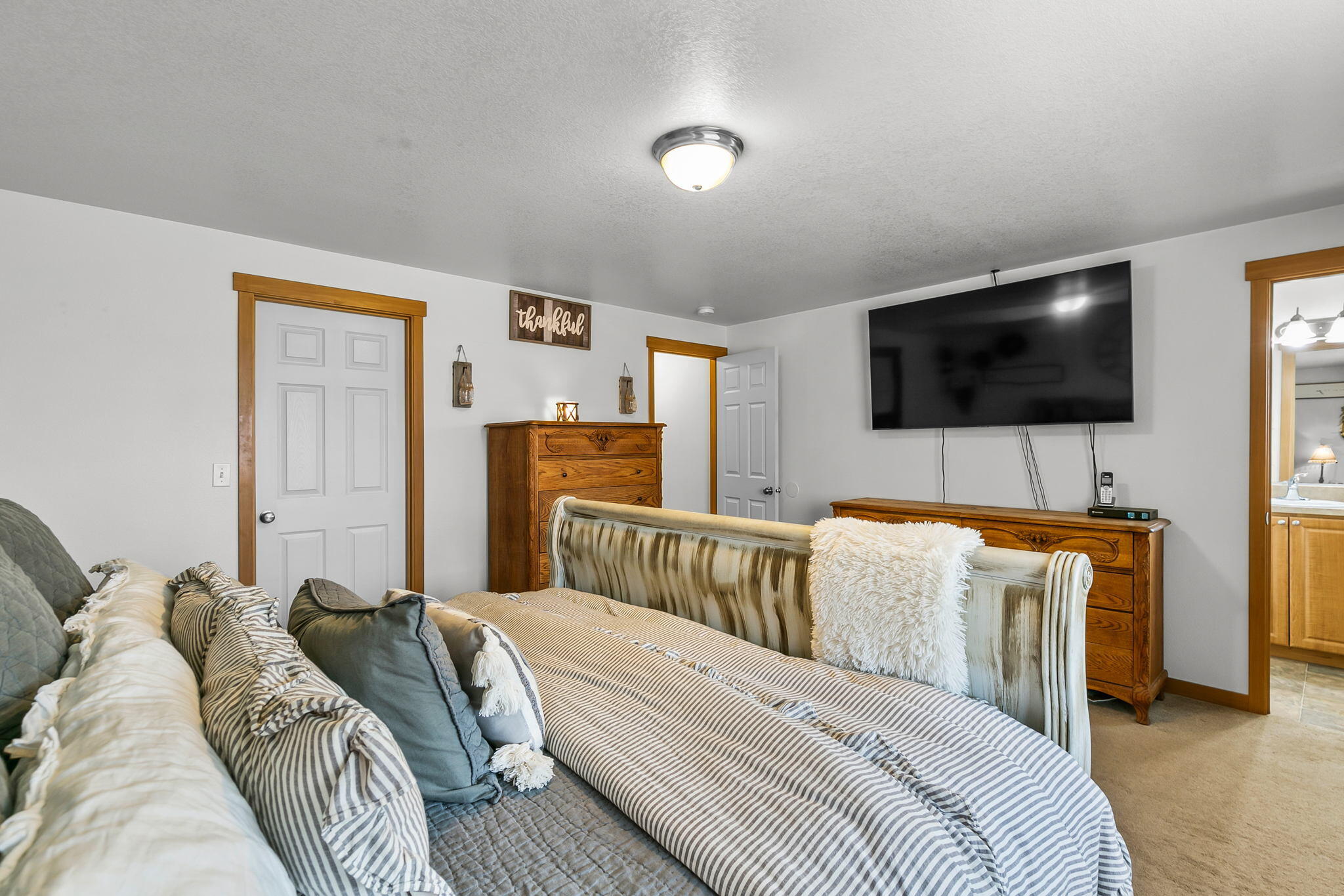 East Valley View Est - Residential