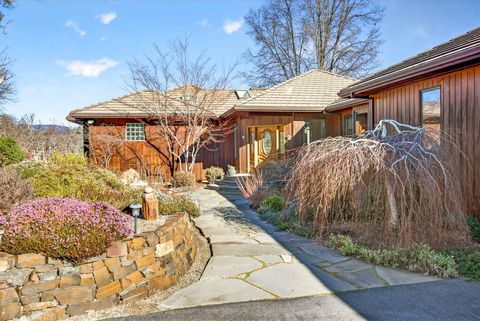 Tiny photo for 178 Meadow Oaks Drive, Ashland, OR 97520 (MLS # 220215845)