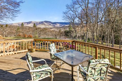 Tiny photo for 178 Meadow Oaks Drive, Ashland, OR 97520 (MLS # 220215845)