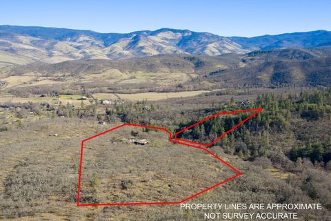 Tiny photo for 178 Meadow Oaks Drive, Ashland, OR 97520 (MLS # 220215845)